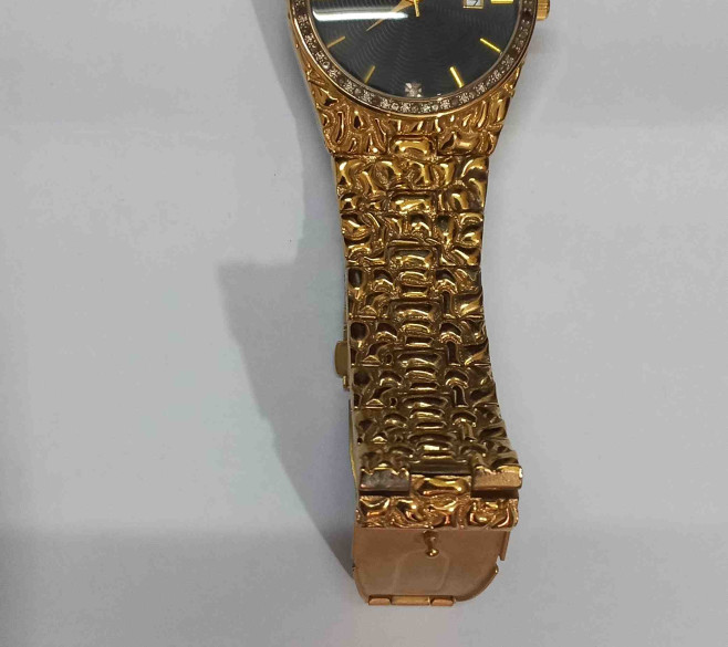 Shortly used imported original watch for sell