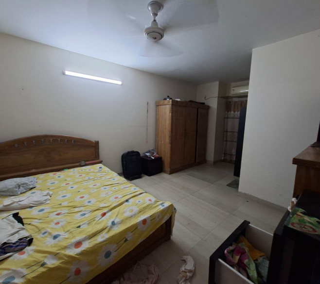 Short time used apartment for urgent sell